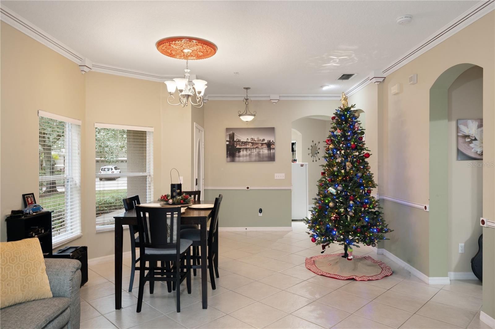 969 CRESTWOOD COMMONS AVE