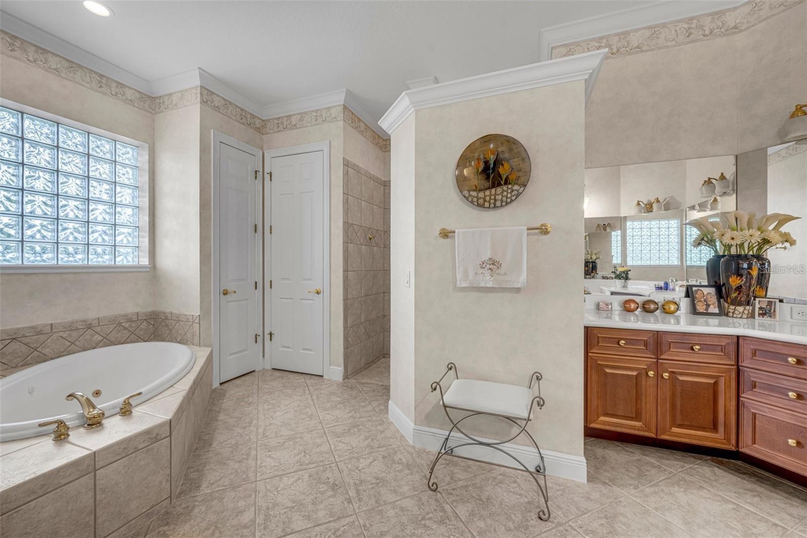 4945 KENSINGTON PARK BLVD