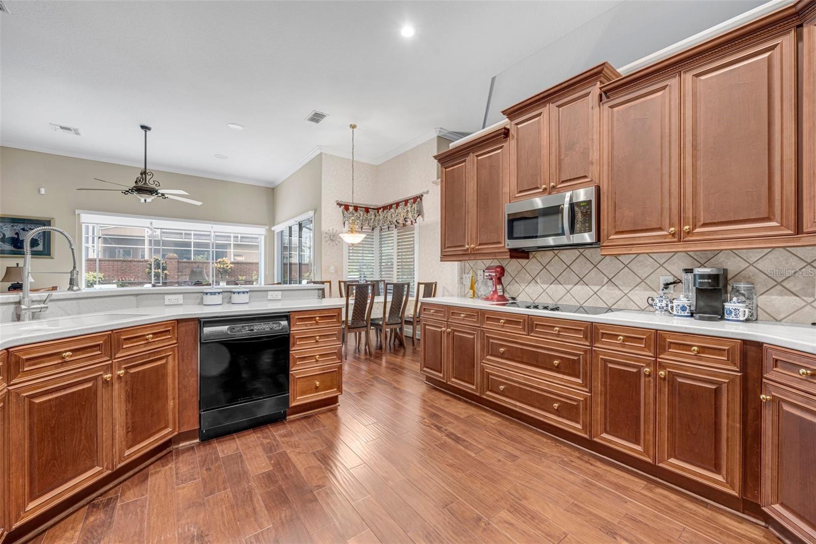 4945 KENSINGTON PARK BLVD