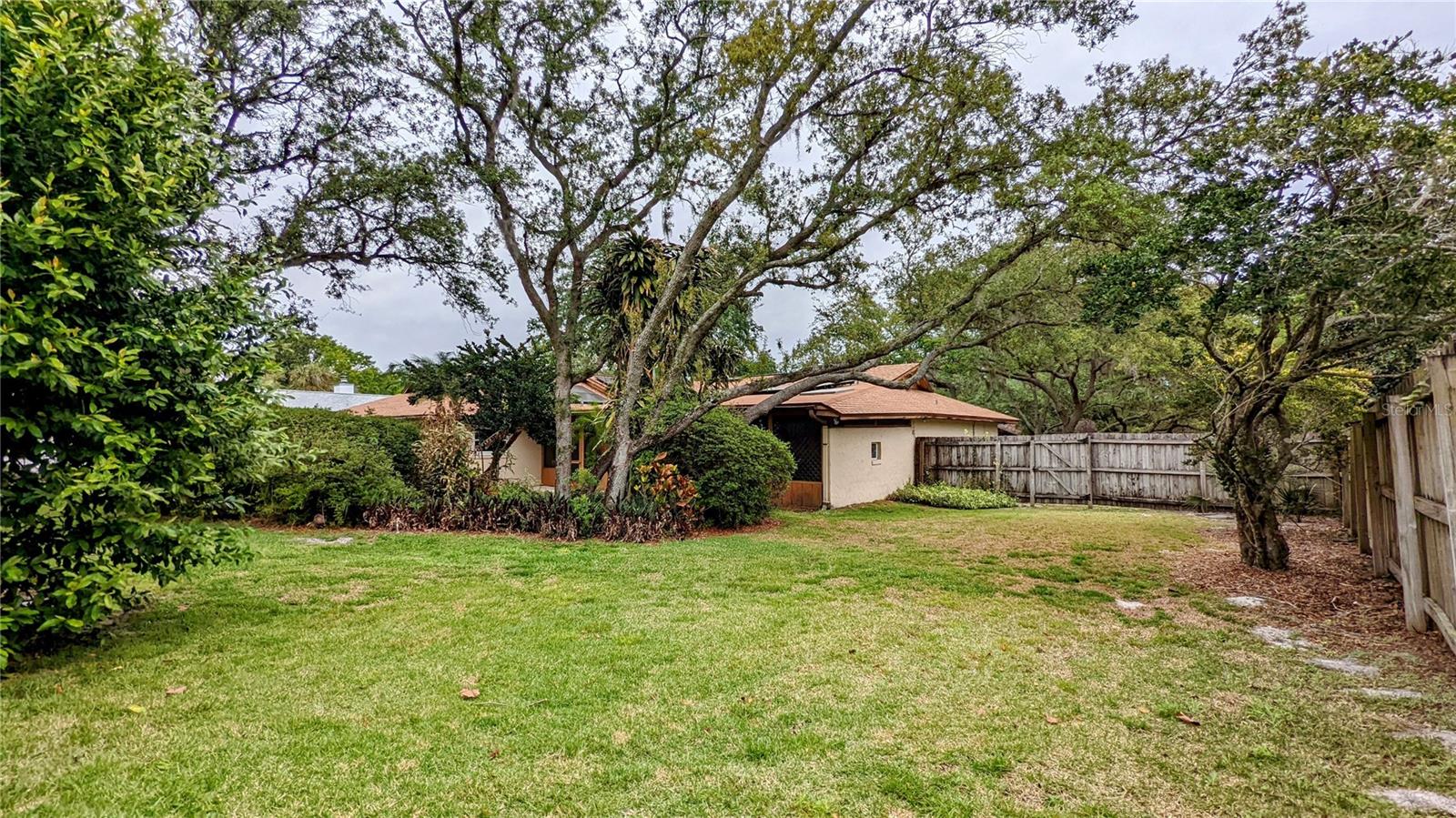5632 Pitch Pine Dr