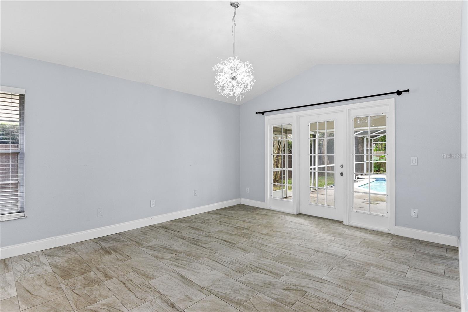 7644 Pointview Cir