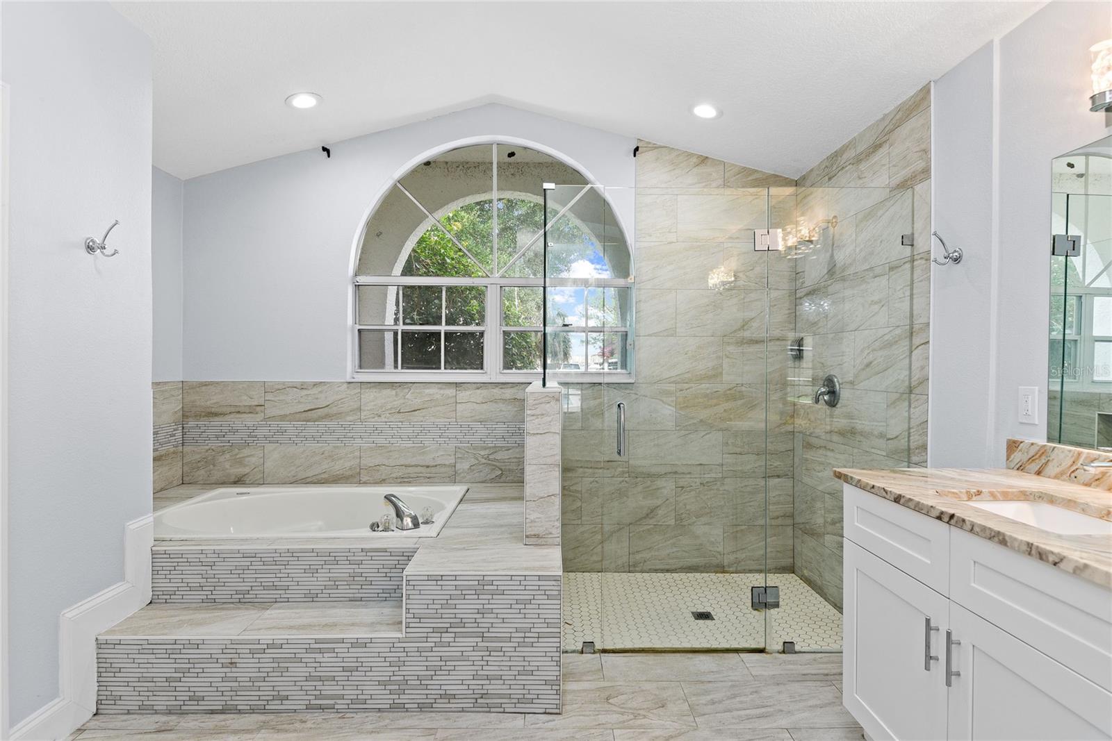 7644 Pointview Cir