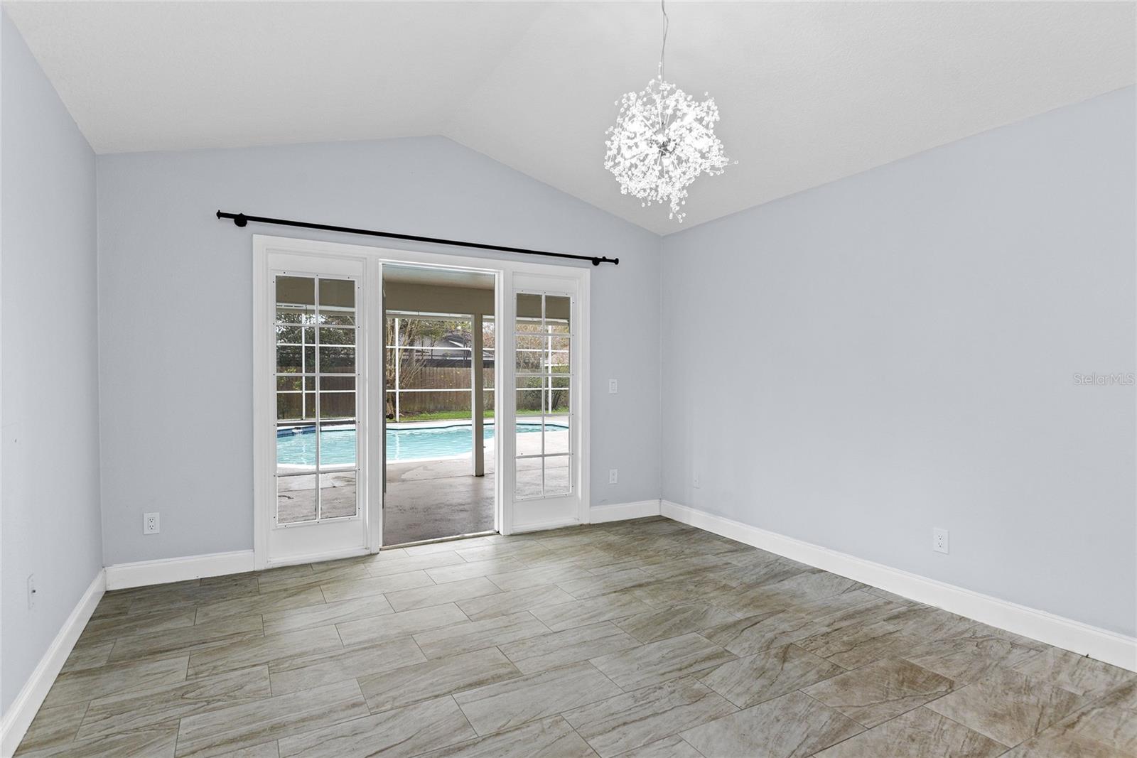 7644 Pointview Cir