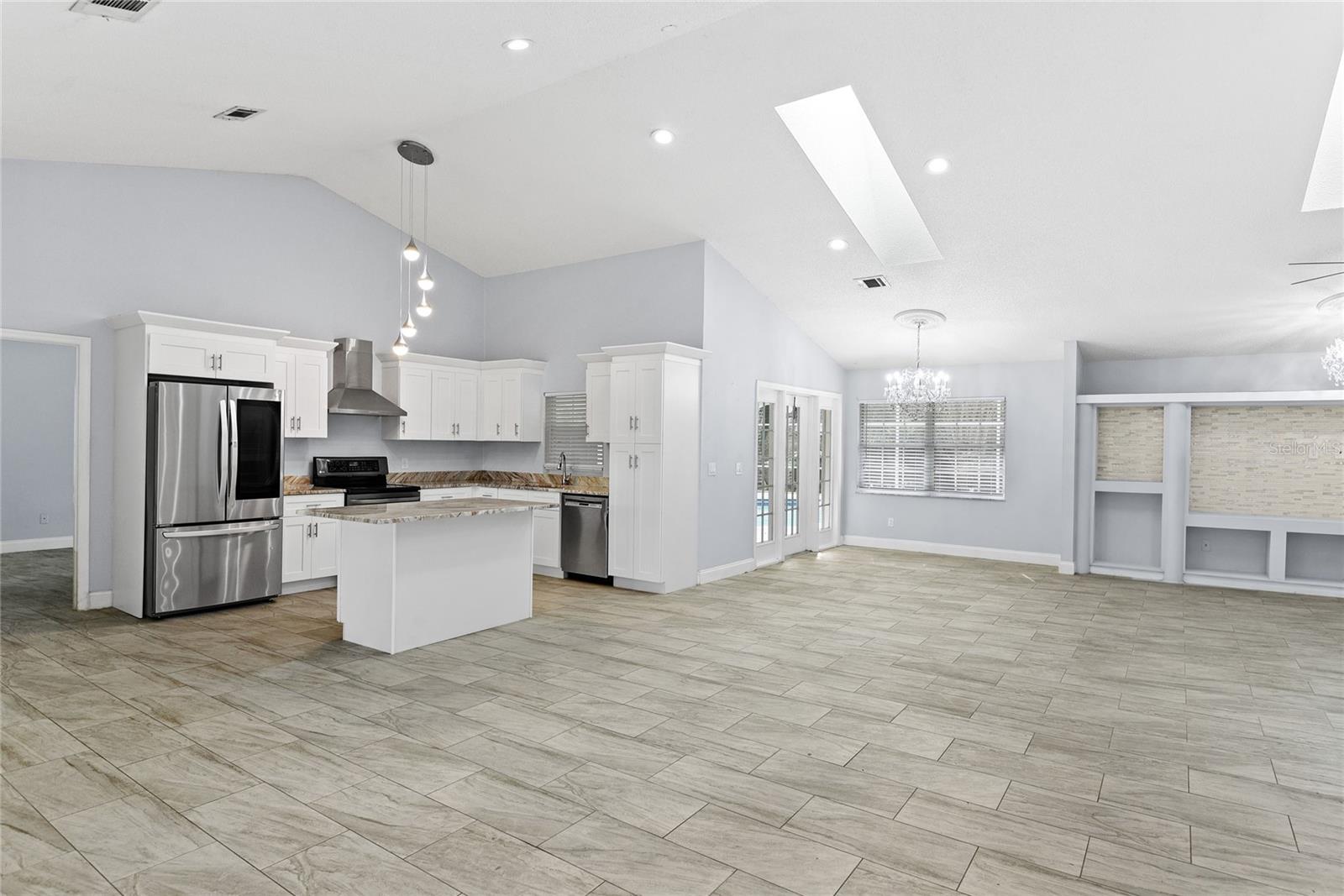 7644 Pointview Cir