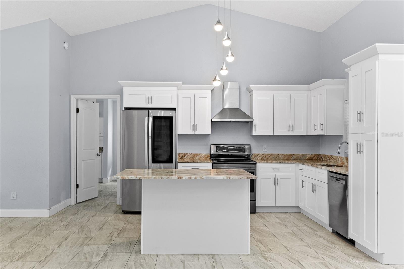 7644 Pointview Cir