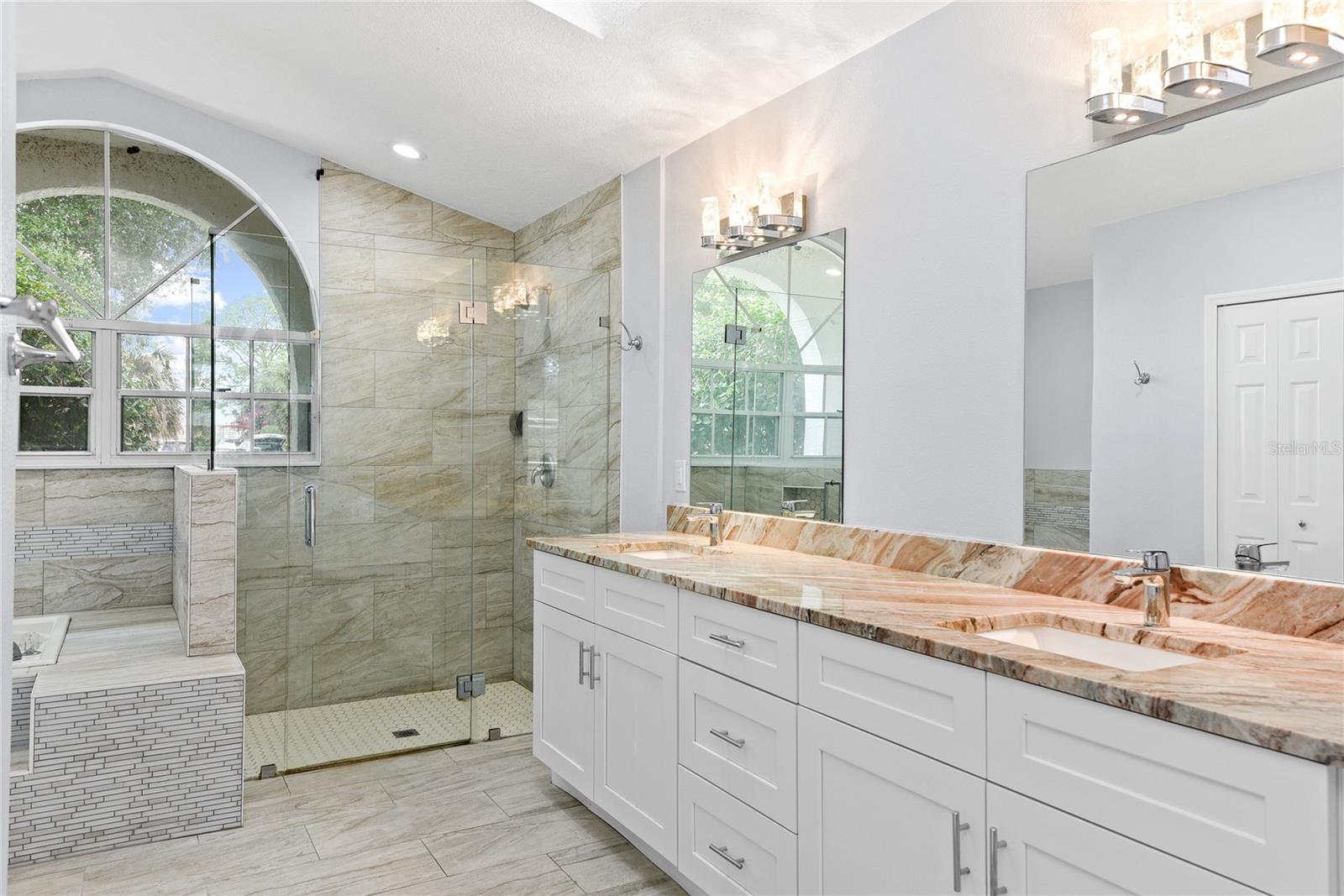 7644 Pointview Cir