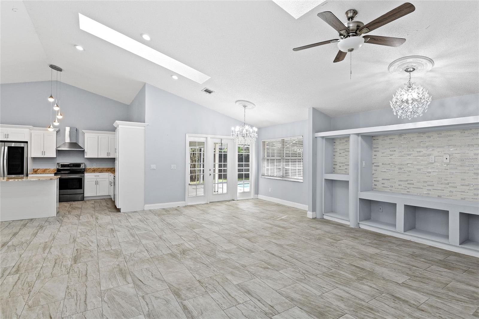 7644 Pointview Cir