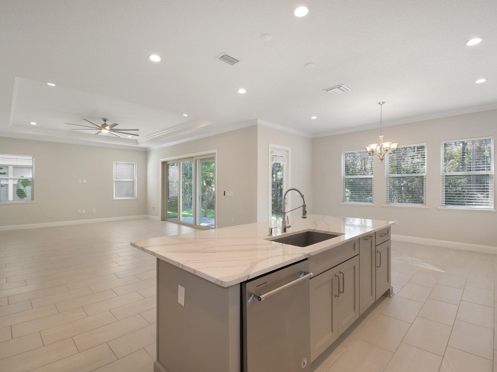 10158 Royal Island Ct