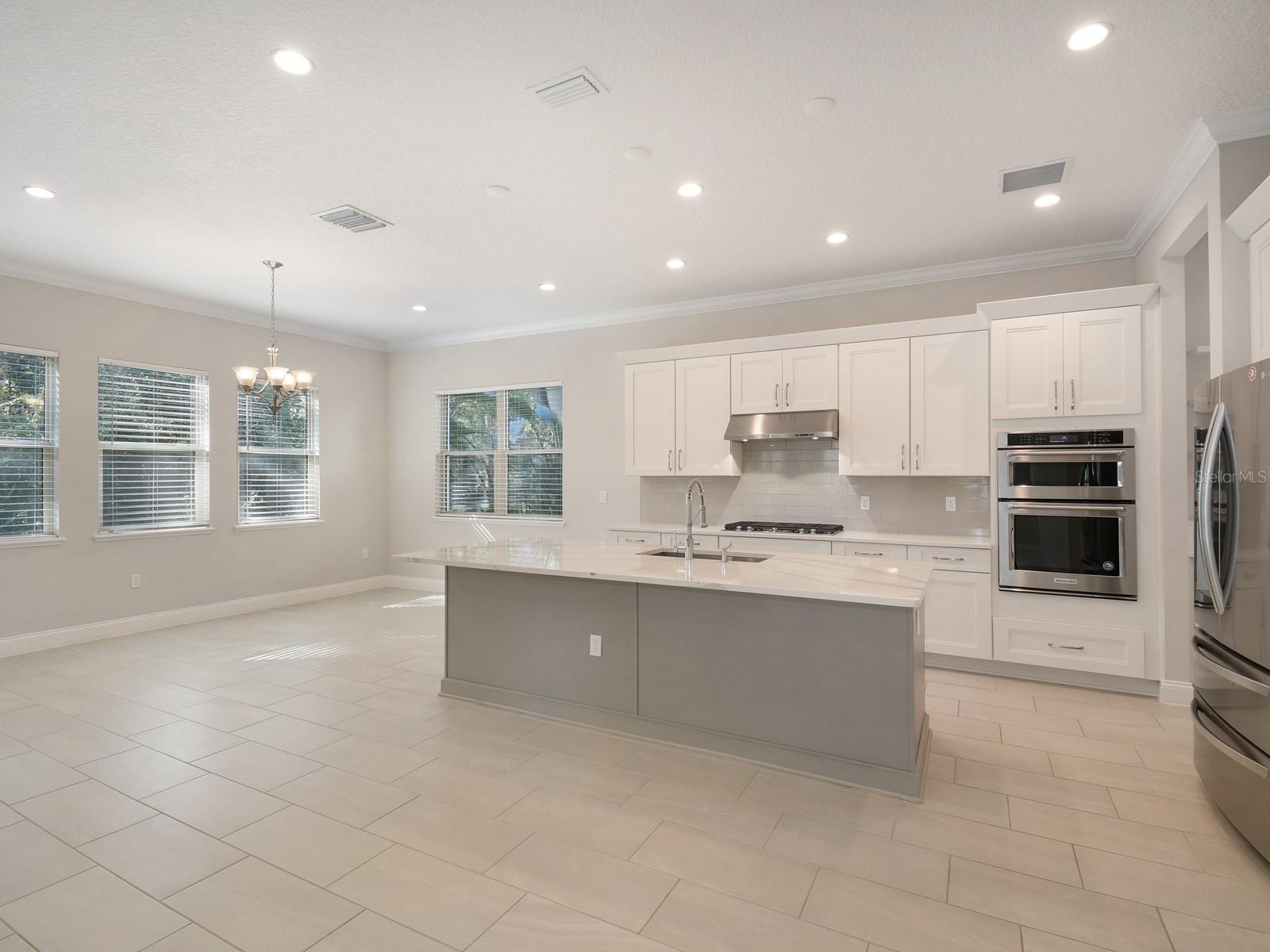 10158 Royal Island Ct