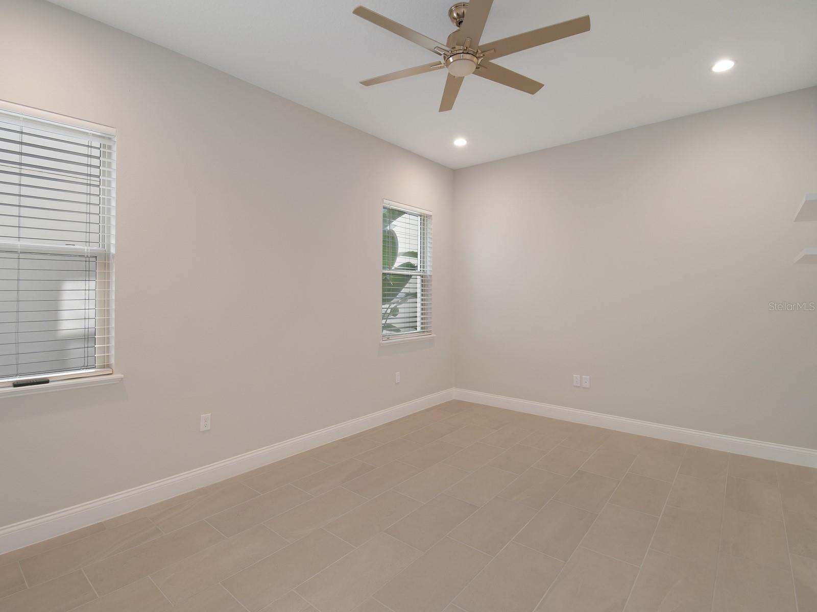 10158 Royal Island Ct