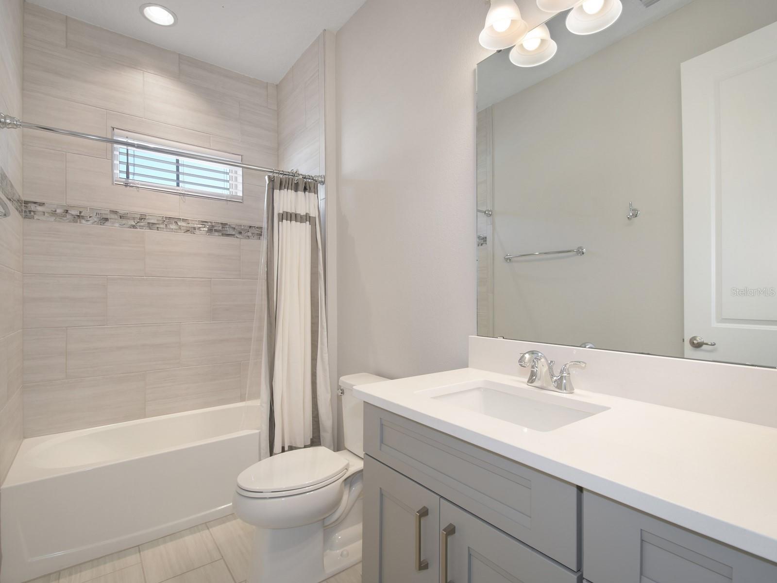 10158 Royal Island Ct