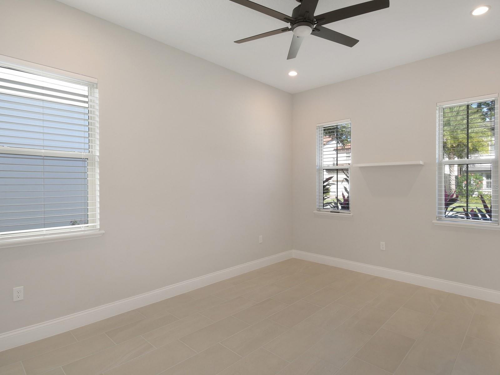 10158 Royal Island Ct