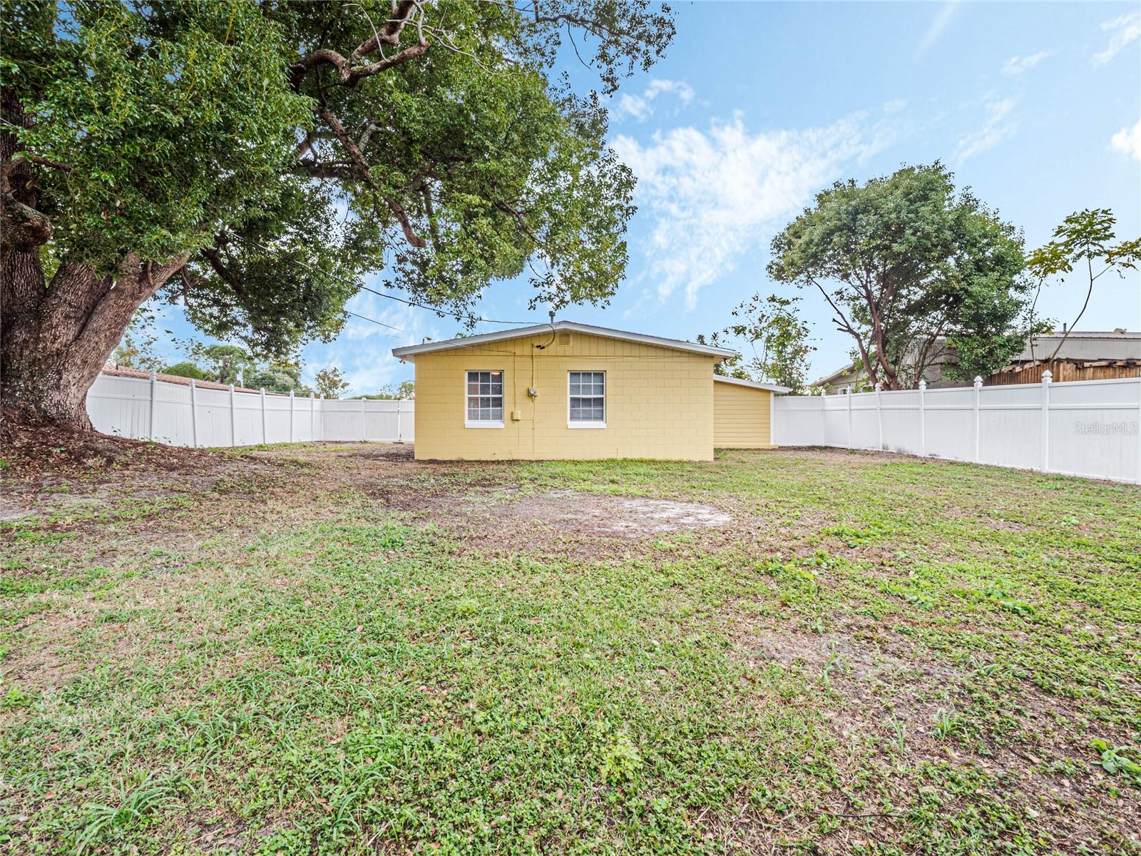 7805 Acadian Dr