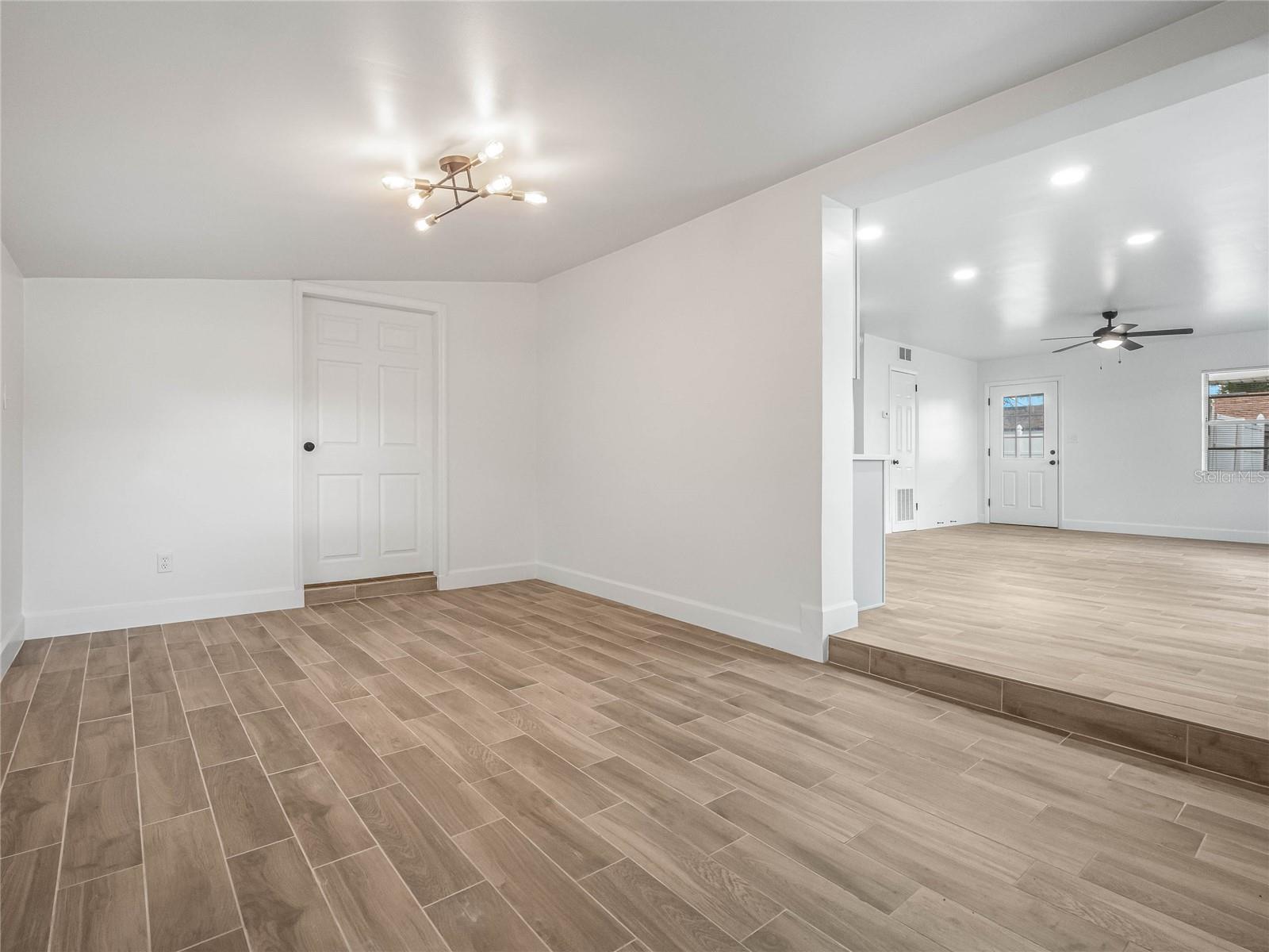 7805 Acadian Dr