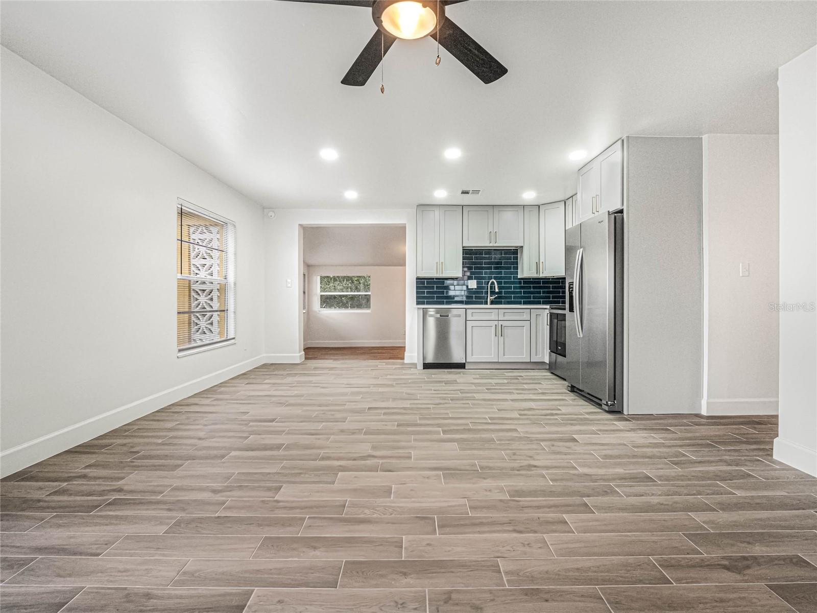 7805 Acadian Dr