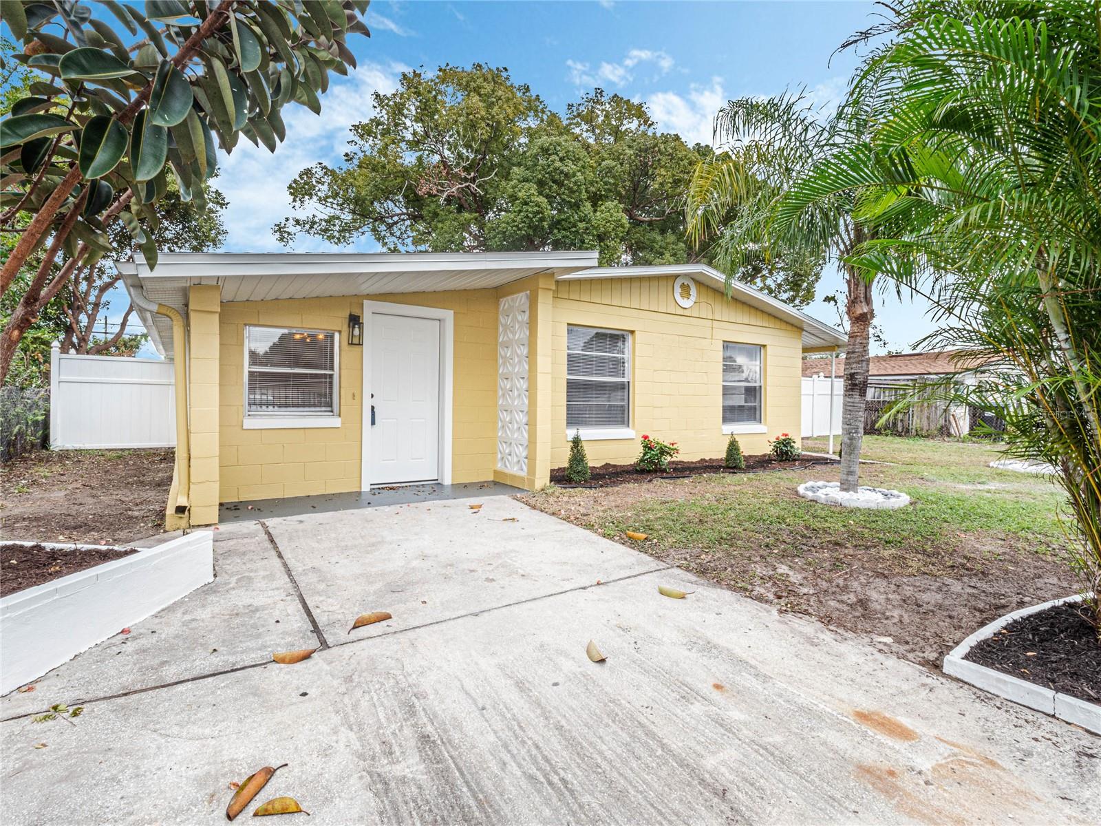 7805 Acadian Dr
