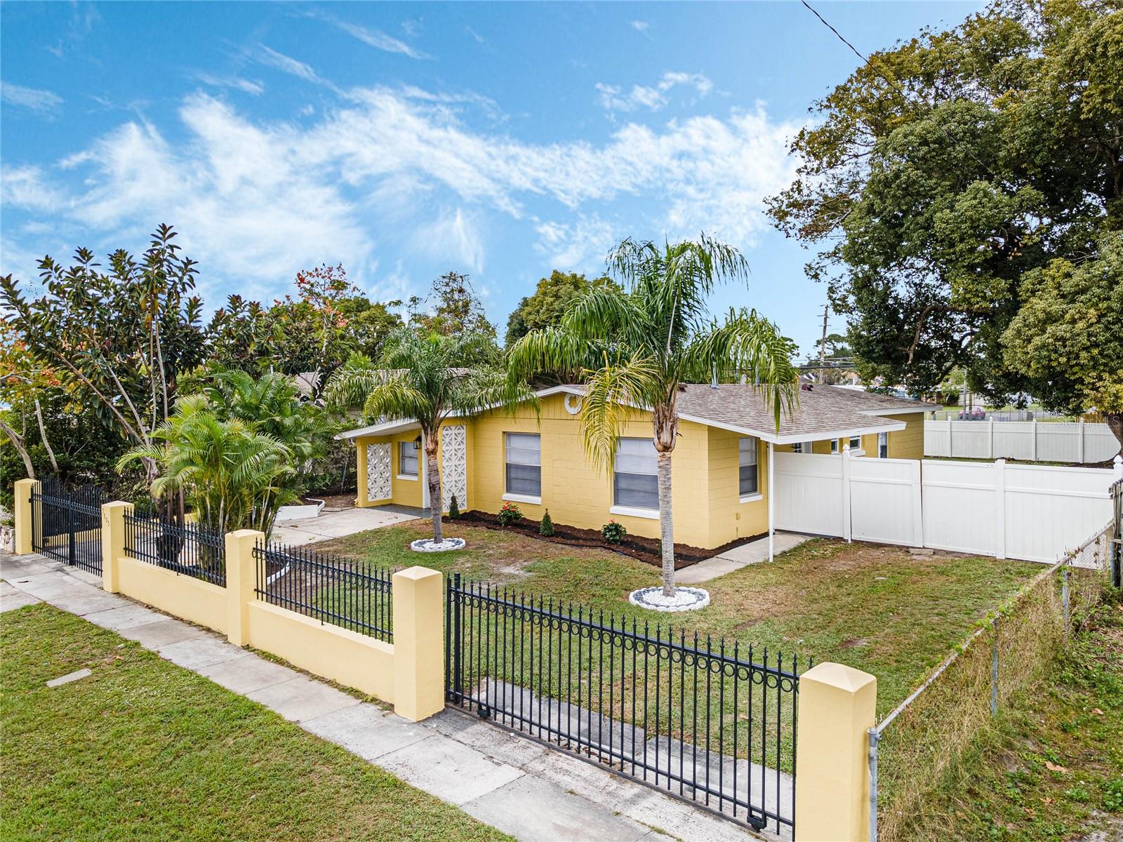 7805 Acadian Dr