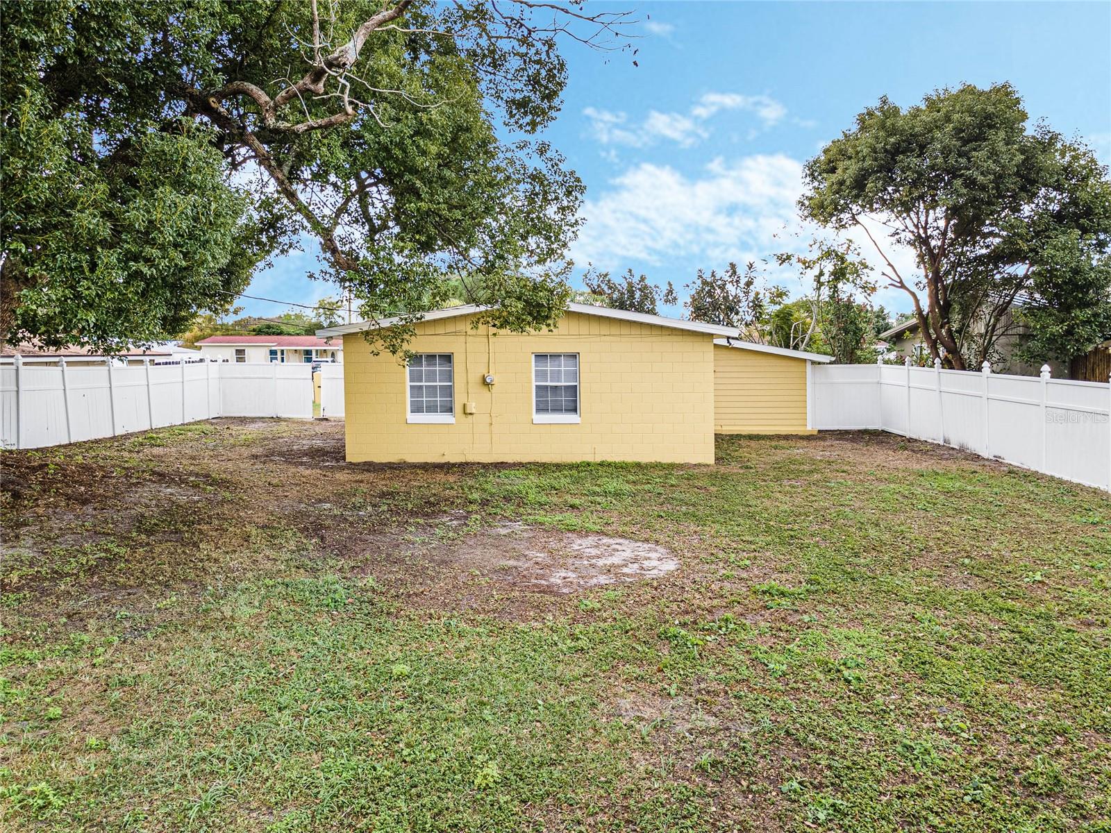 7805 Acadian Dr