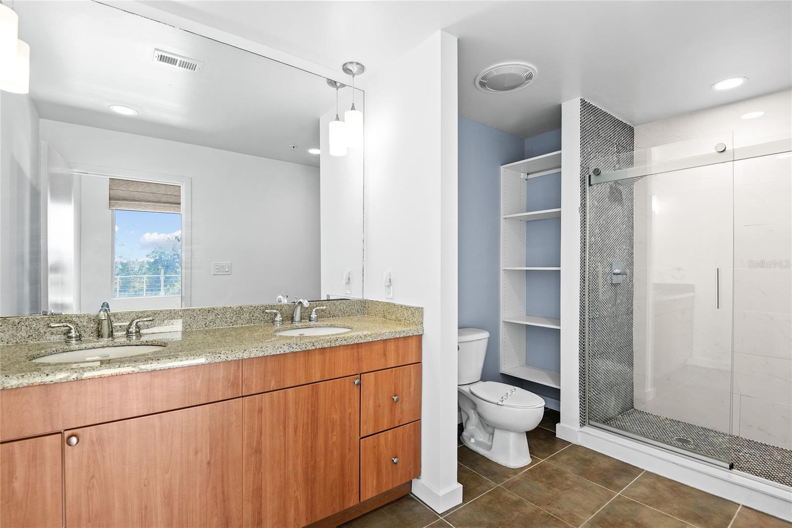 525 E Jackson St #506