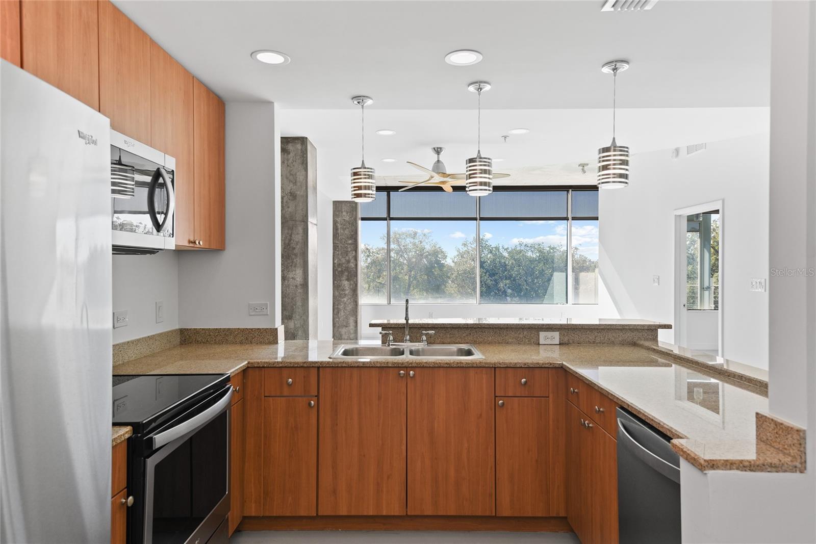 525 E Jackson St #506