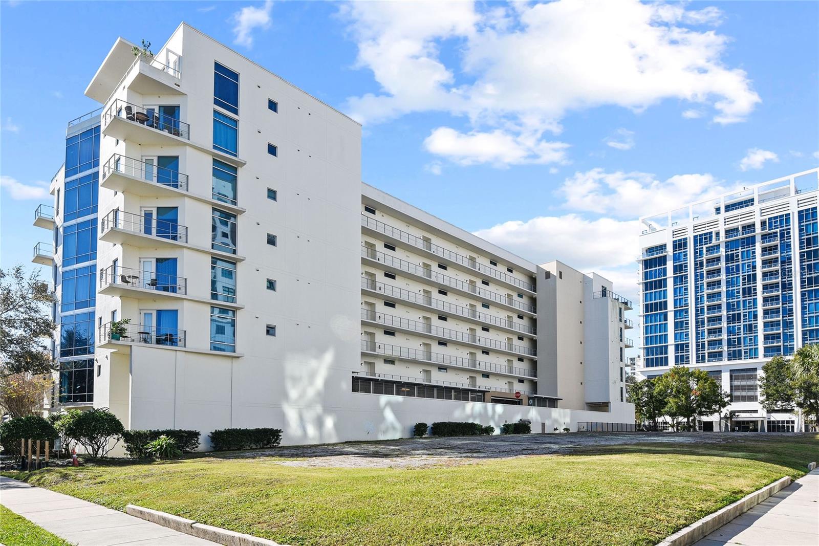 525 E Jackson St #506