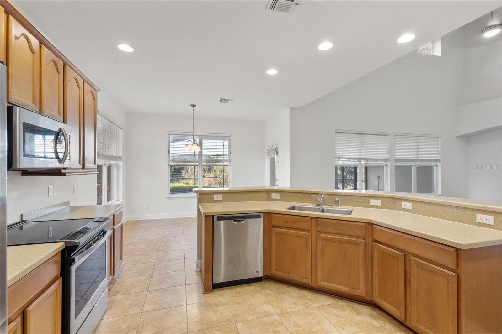 7212 Halton Ct