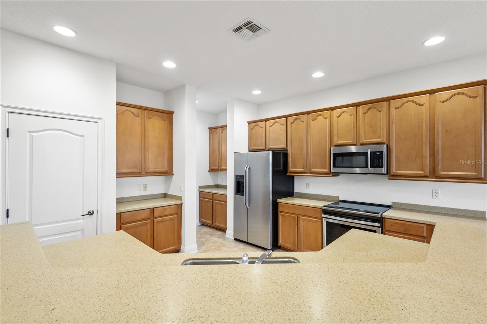 7212 Halton Ct