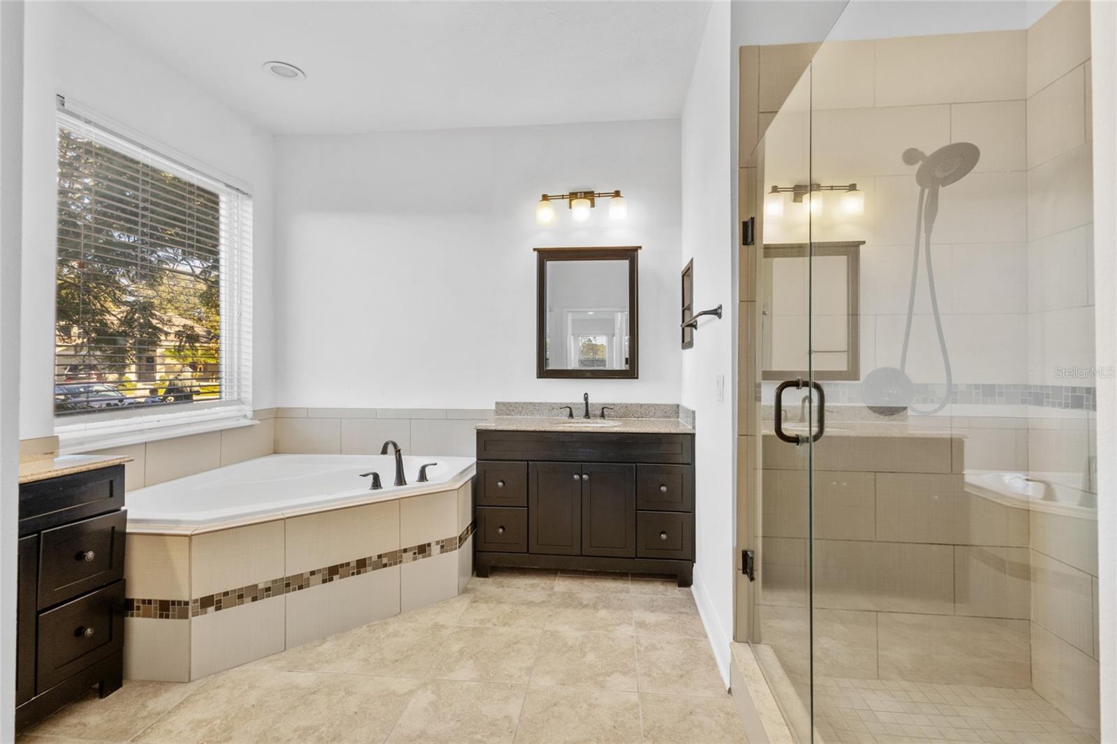 7212 Halton Ct