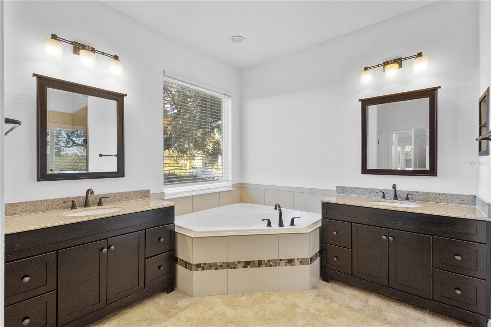 7212 Halton Ct