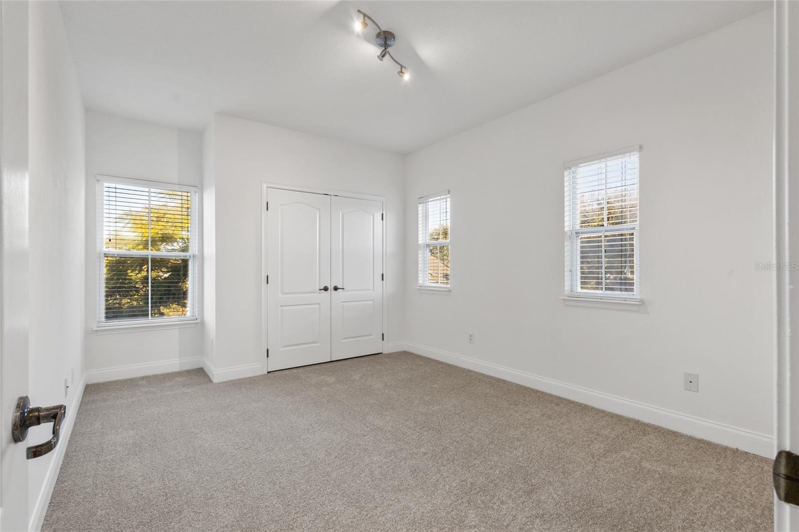 7212 Halton Ct