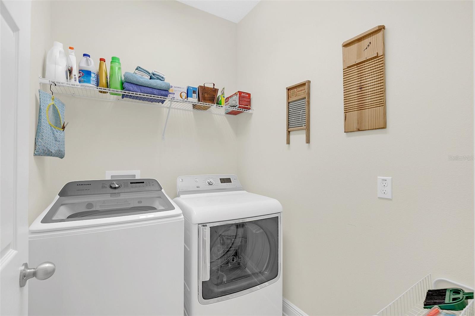 8097 Pleasant Pine Cir