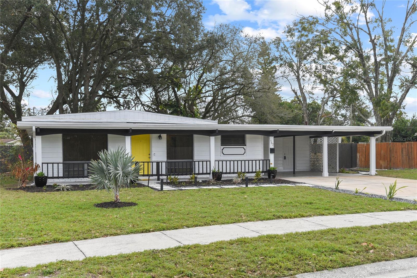 782 Carnation Dr