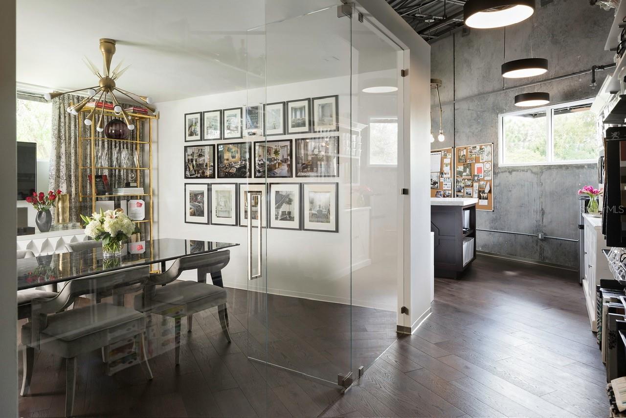 7802 Kingspointe Pkwy #202