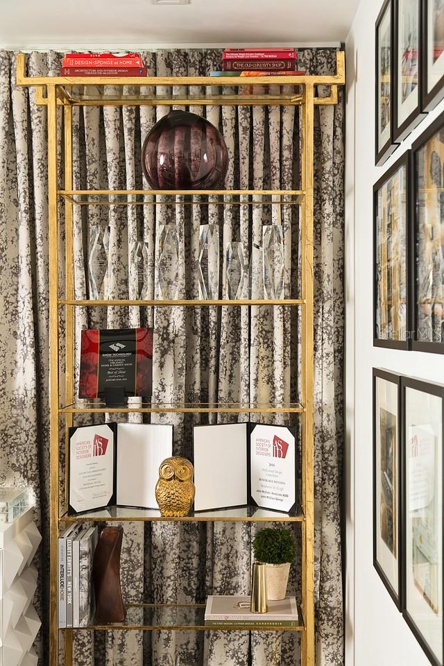 7802 Kingspointe Pkwy #202