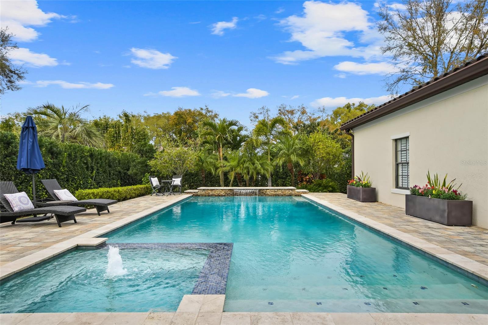 1729 Elizabeths Walk