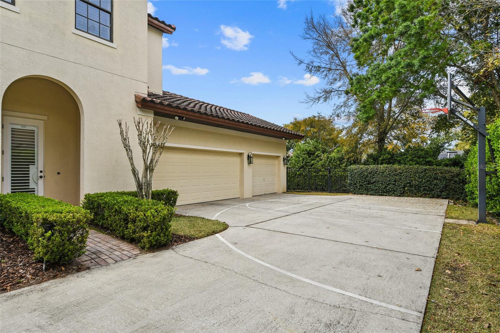 1729 Elizabeths Walk