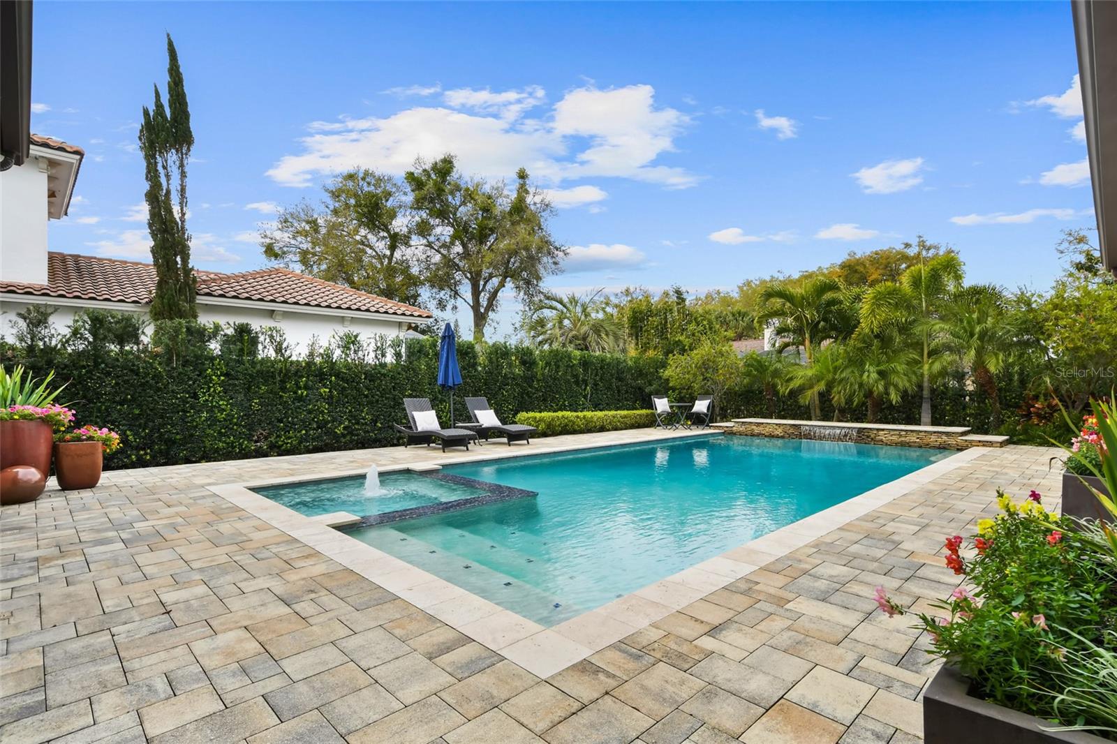 1729 Elizabeths Walk