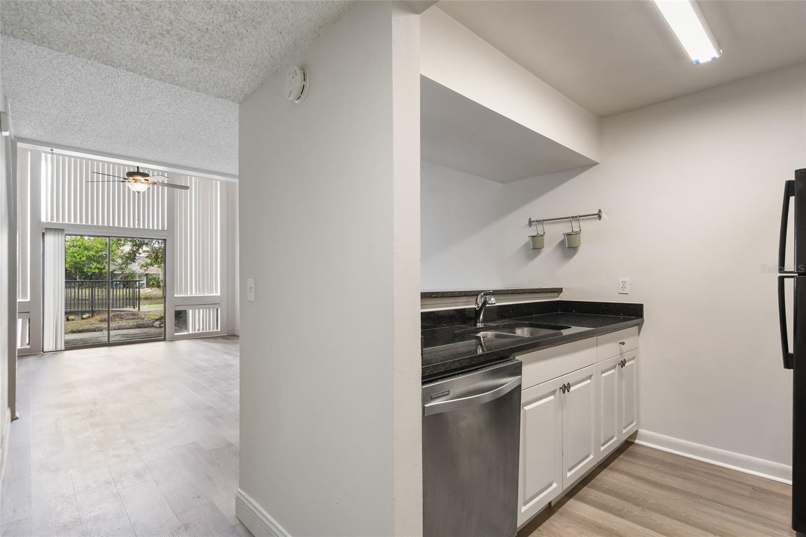 6049 Windhover Dr #B04