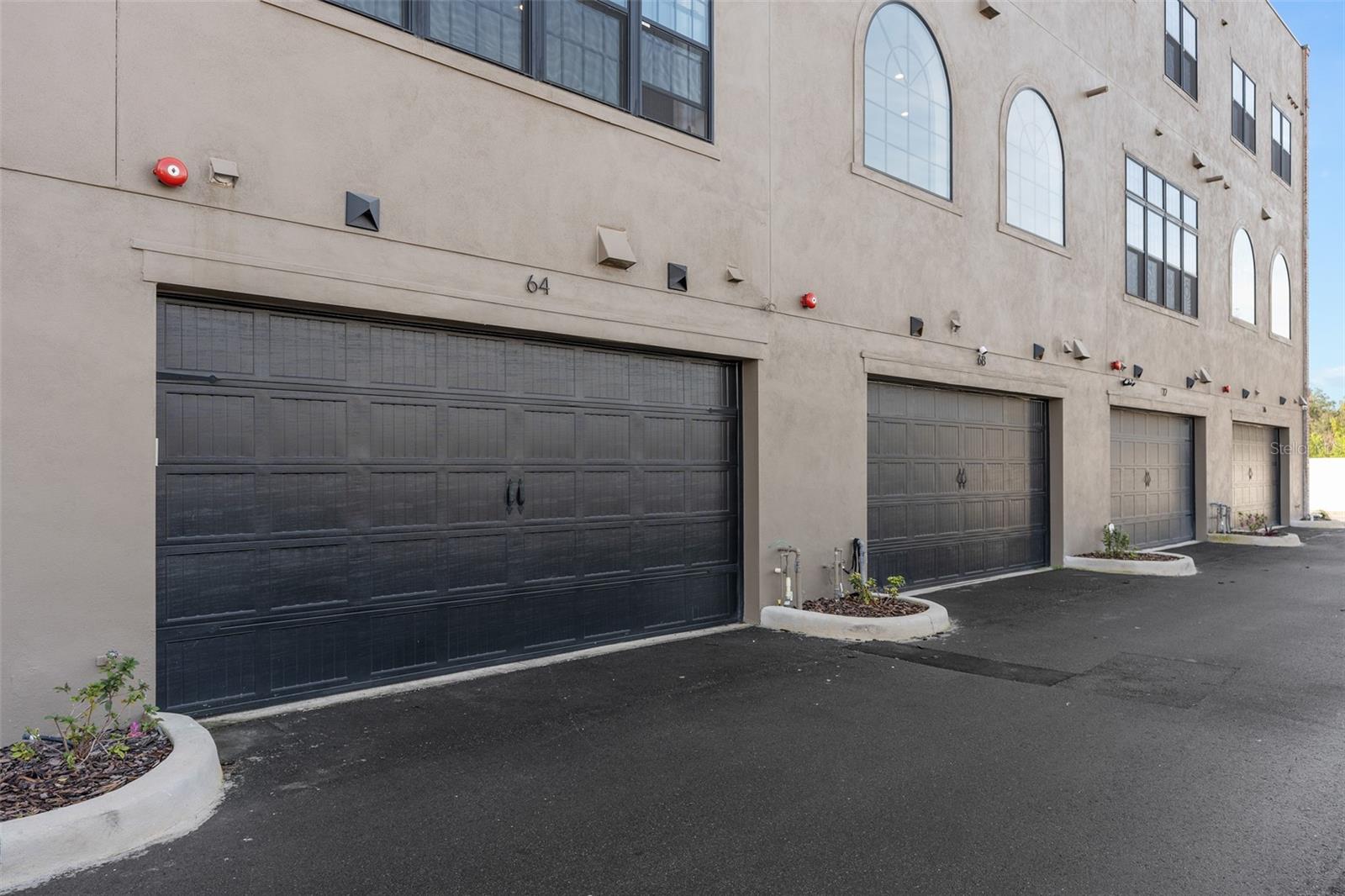 64 N Park Ave