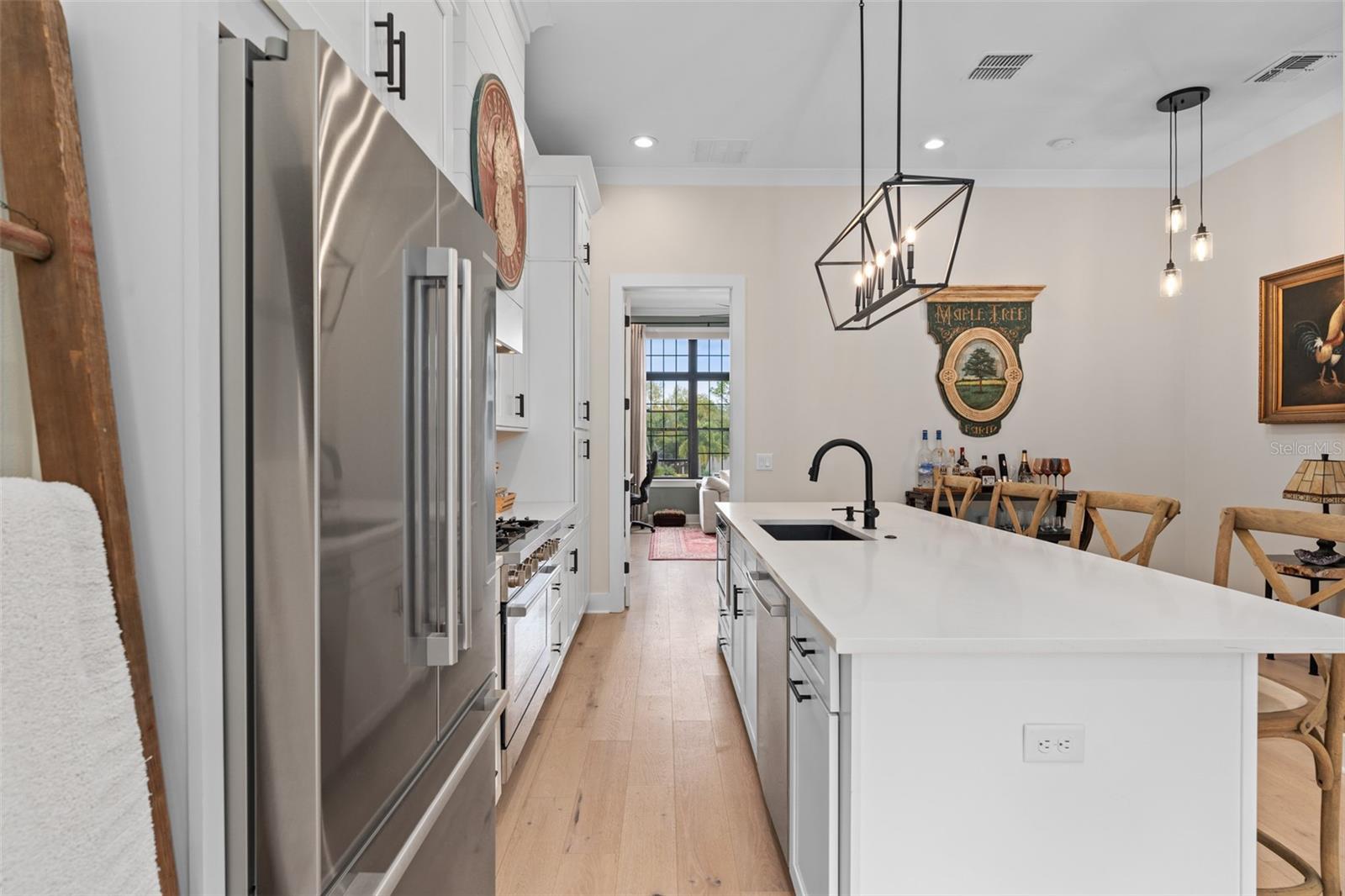 64 N Park Ave