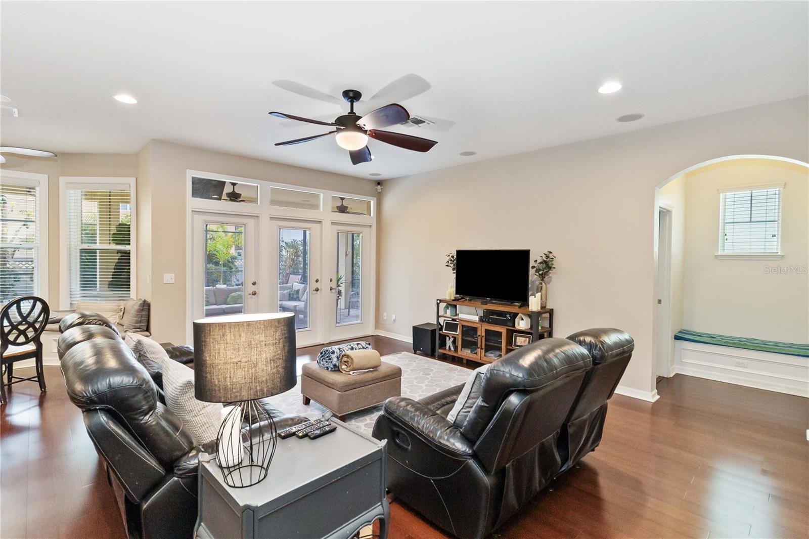 6025 Roseate Spoonbill Dr