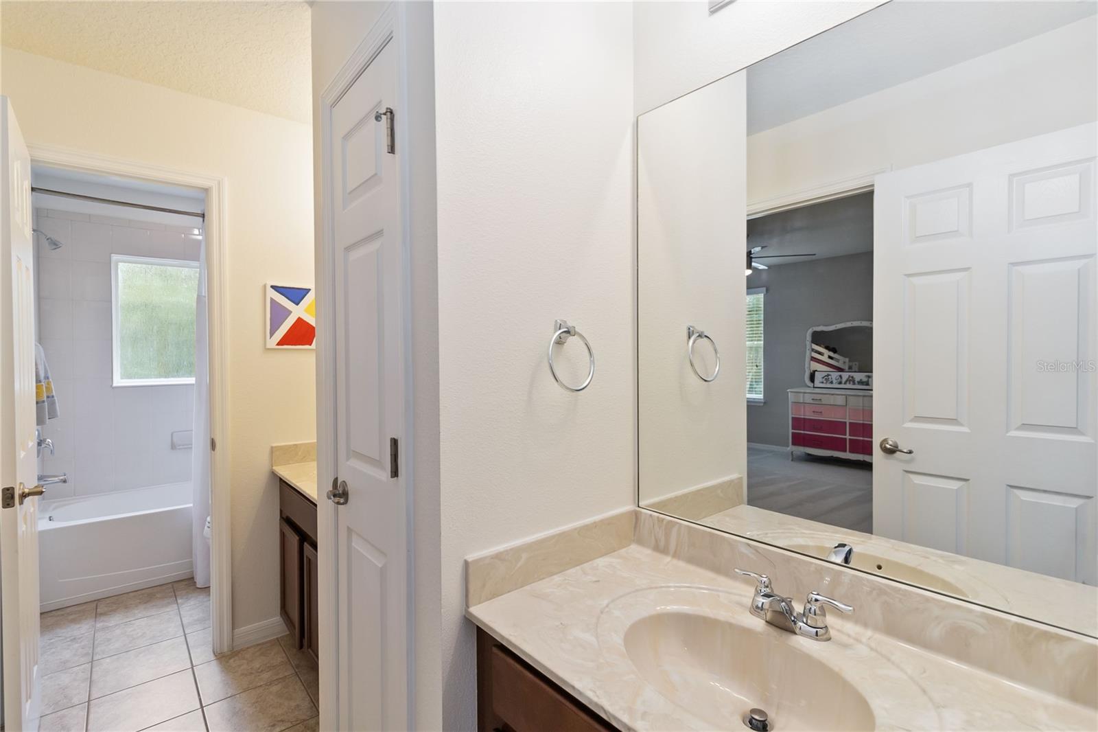 6025 Roseate Spoonbill Dr