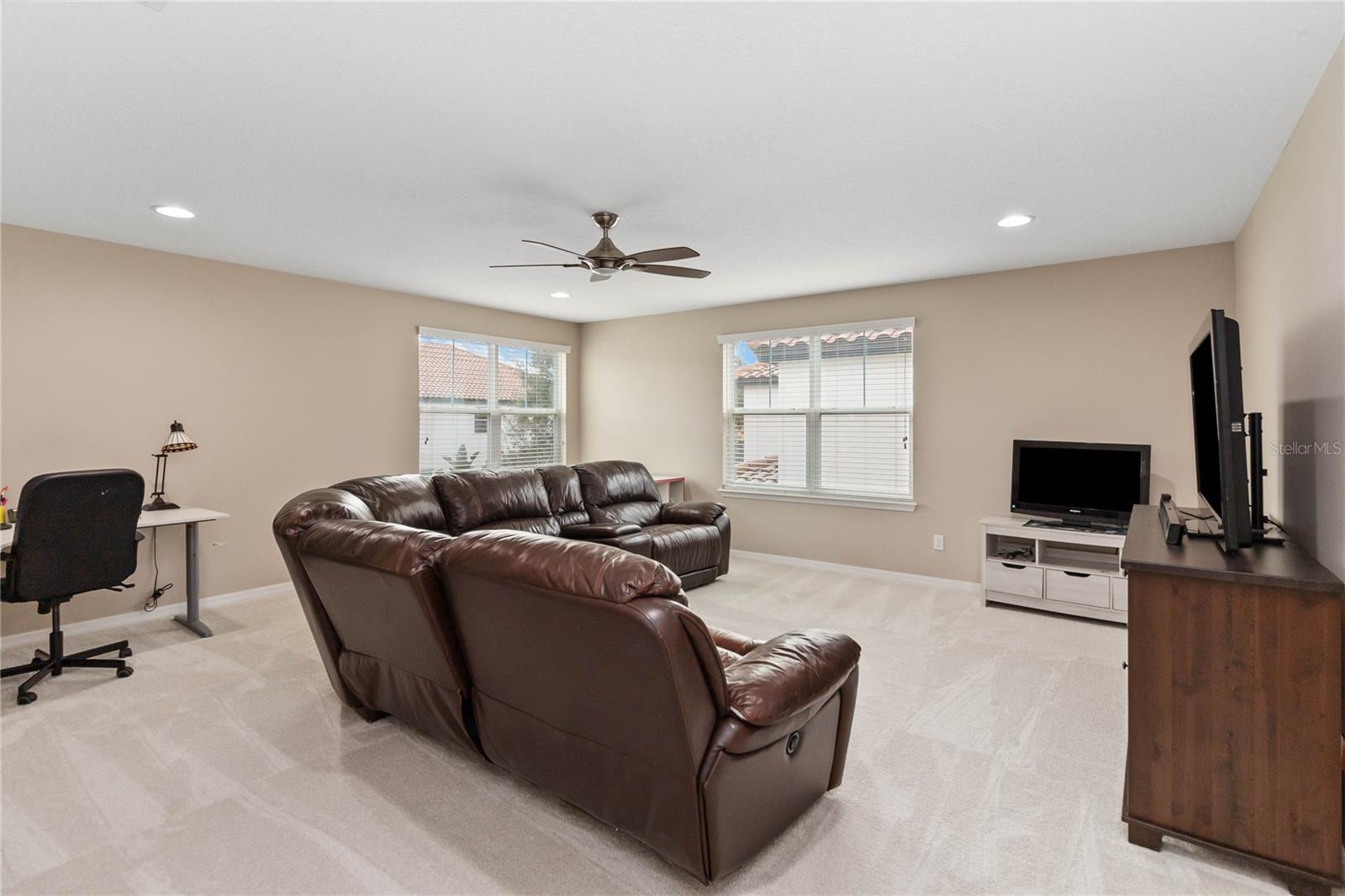 6025 Roseate Spoonbill Dr