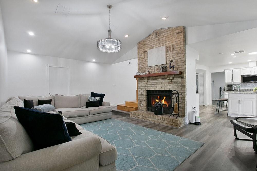 255 Deer Isle Dr