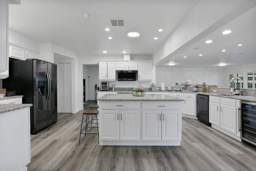 255 Deer Isle Dr