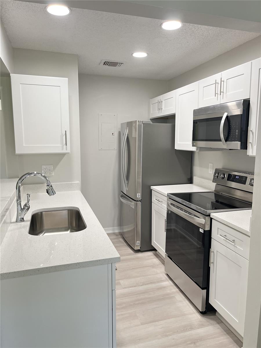 549 Sun Ridge Pl #208