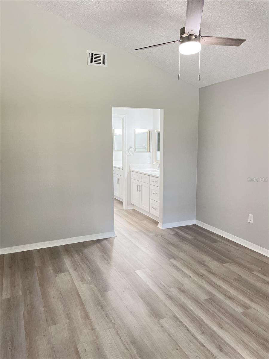 549 Sun Ridge Pl #208