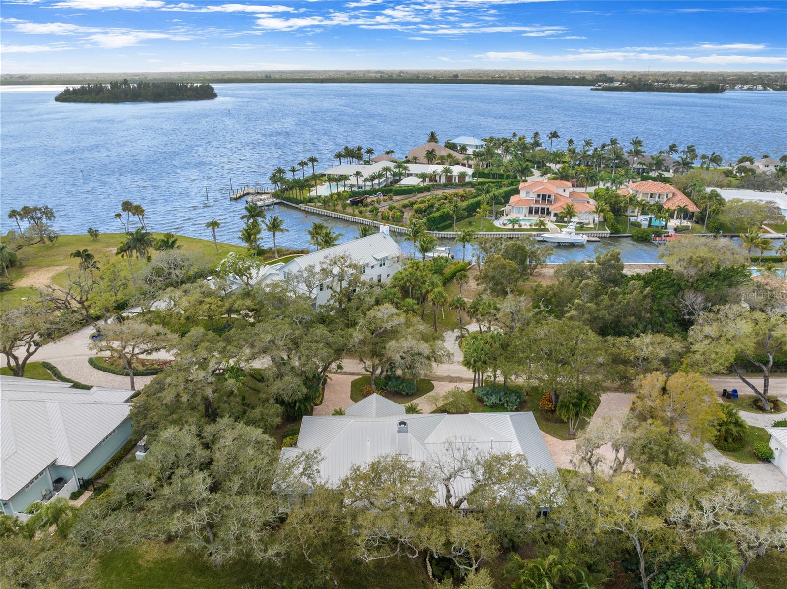 1516 W Camino Del Rio