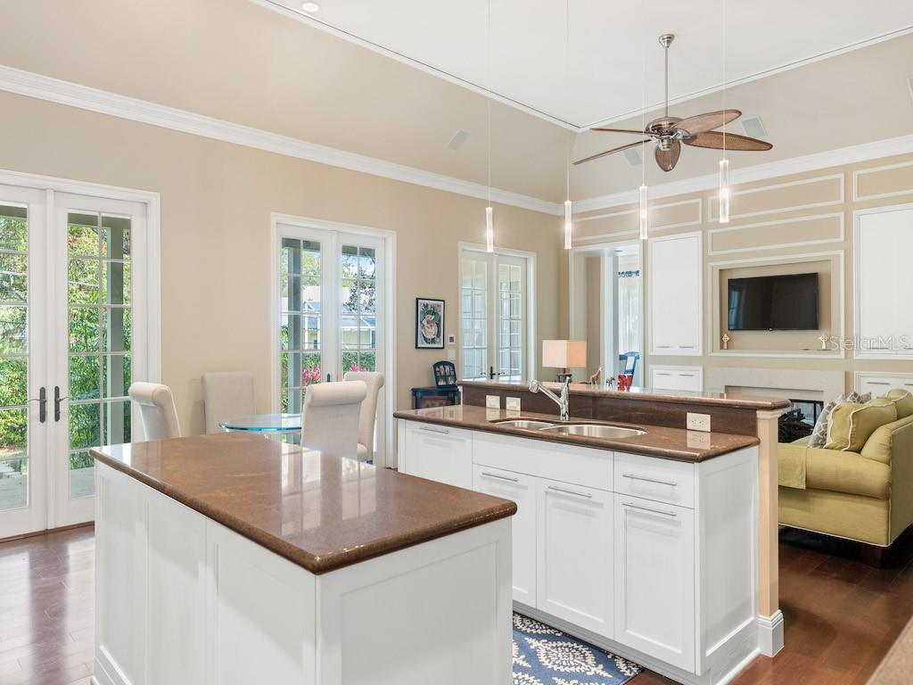 1516 W Camino Del Rio