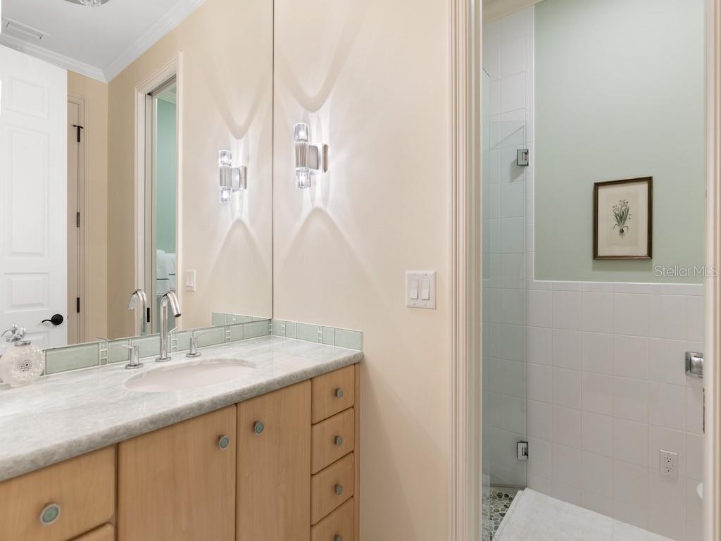 1516 W Camino Del Rio